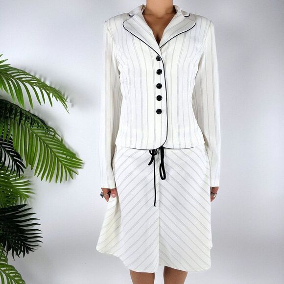 Vintage Y2K Office Siren White Striped Preppy Grunge Blazer & Skirt Suit / 3/4 - Picture 2 of 9